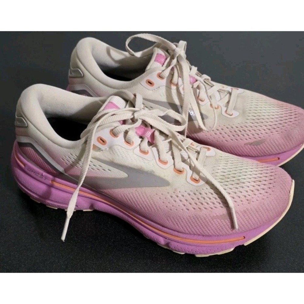 Brooks Ghost 15 Womens 8 Pink Tan Athletic Running‎ Shoes Sneakers Active EUC
